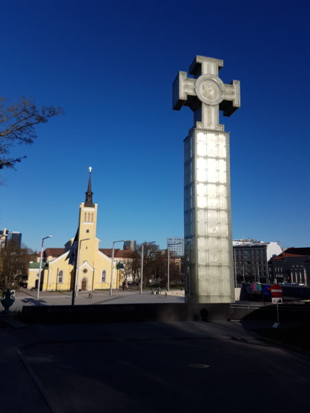 Крест Свободы в Таллине. Фото Виталия Фактулина.